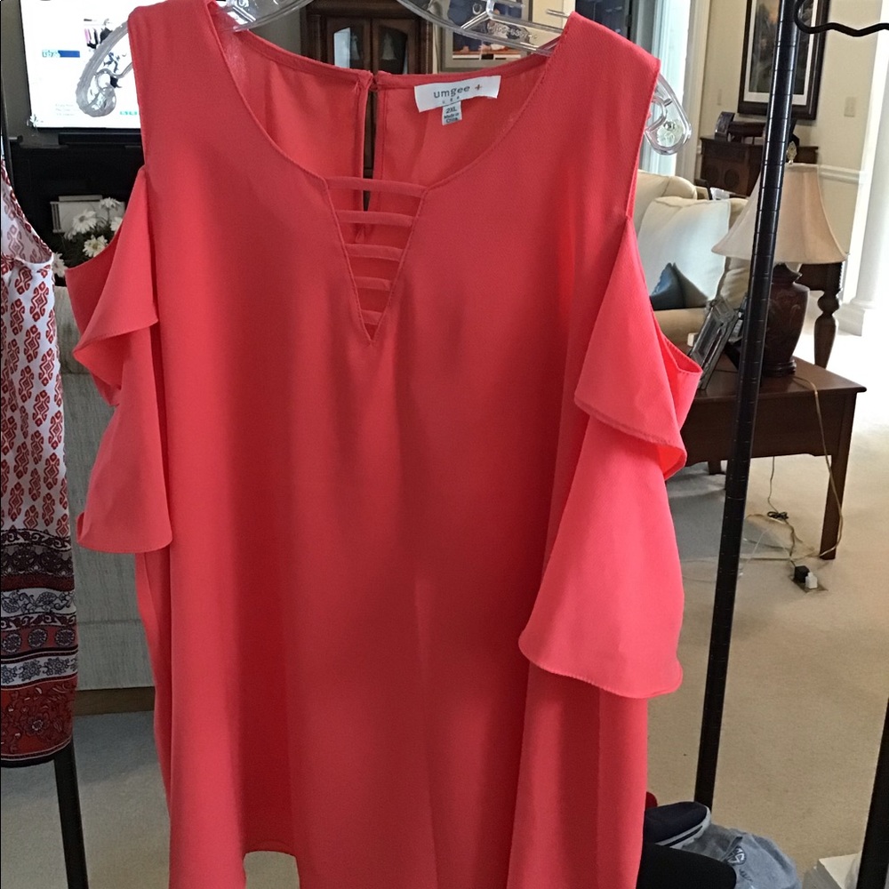 Open shoulder top